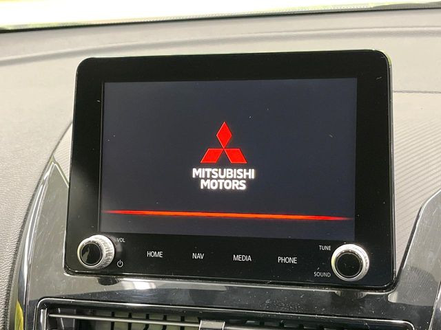 【純正8型ナビ】人気の純正ナビを装備。オーディオ機能も充実しており、Bluetooth接続すればお持ちのスマホやMP3プレイヤーの音楽を再生可能!毎日の運転がさらに楽しくなります!!