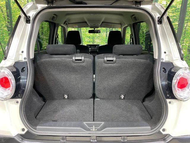 普段のお買い物や通勤、送迎等に十分な荷室スペースを確保しております。セカンドシートを倒すと、大きな荷物の積載も可能です♪