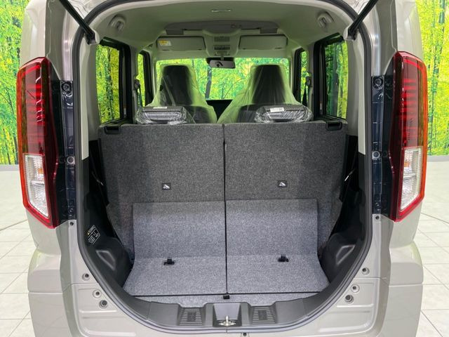 普段のお買い物や通勤、送迎等に十分な荷室スペースを確保しております。セカンドシートを倒すと、大きな荷物の積載も可能です♪