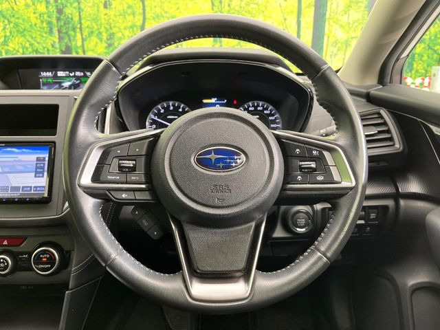 ステアリングも使用感が少なく、きれいな状態となっております♪