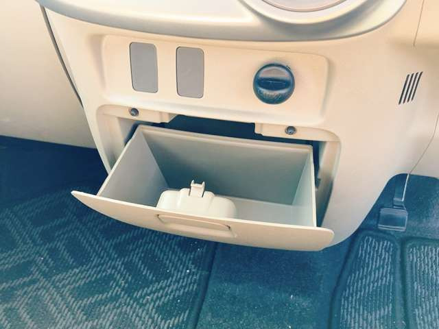 ���Ђ̔̔����邨�Ԃ̉��i�т�39.8���~�𒆐S�Ɏ�葵���Ă���܂��B