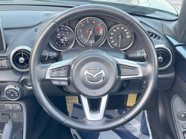 �y�����v�����X�e�A�����O�z�㎿�Ȋv���g�p���邱�ƂŁA��ɂ����������݂ƂĂ��^�]���₷���n���h���ł���