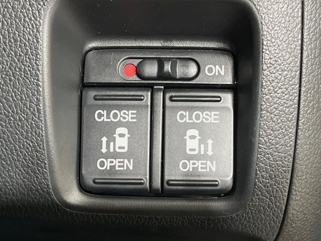 �y�����p���[�X���C�h�h�A�z�X�}�[�g�L�[��^�]�Ȃ̃X�C�b�`�Ō�ȗ����X���C�h�h�A�̊J���\���d��������͂����ăh�A���J����K�v�������A�����Ȃ��q�l�ł��ȒP�ɊJ���߂ł����K�ł���