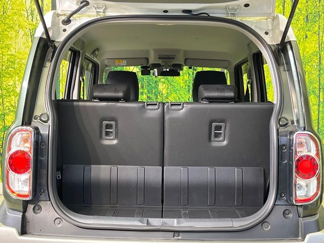 普段のお買い物や通勤、送迎等に十分な荷室スペースを確保しております。セカンドシートを倒すと、大きな荷物の積載も可能です♪