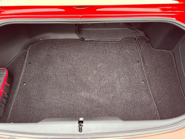 普段のお買い物や通勤、送迎等に十分な荷室スペースを確保しております。