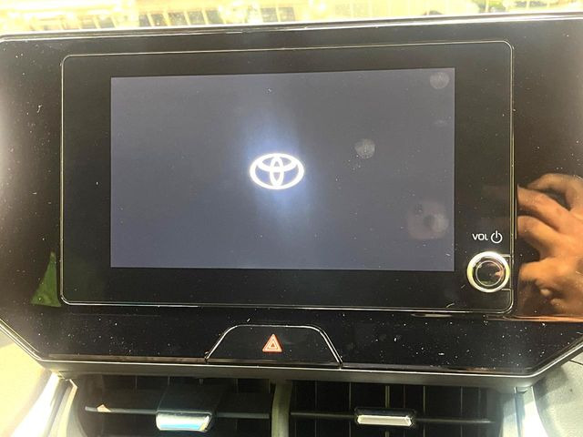 �y8�C���` �f�B�X�v���C�I�[�f�B�I�z���ʂ̃f�B�X�v���C��AppleCarPlay��AndroidAuto�����p�\�B�傫�ȉ�ʂŃX�}�z�i�r�A�v���������p���������܂���