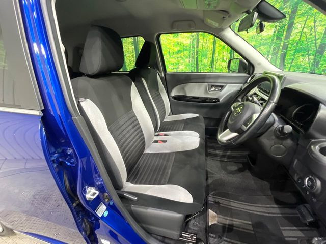 運転席シート廻りは使用感も少なく、良好な状態となっています。丁寧に使われていたことがよくわかりますね。