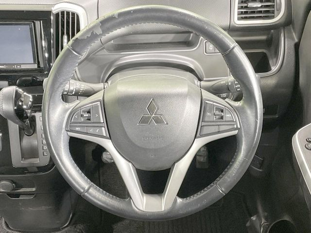 �y�����v�����X�e�A�����O�z�㎿�Ȋv���g�p���邱�ƂŁA��ɂ����������݂ƂĂ��^�]���₷���n���h���ł���