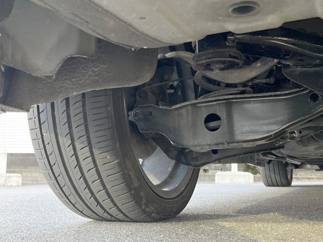 お車を安心してお乗りいただく為には、足回りの定期点検が欠かせません。サービスサポート(有償保証)では無料点検もご提供しており、安心のカーライフをお過ごしいただけるサポート体制が整っています。