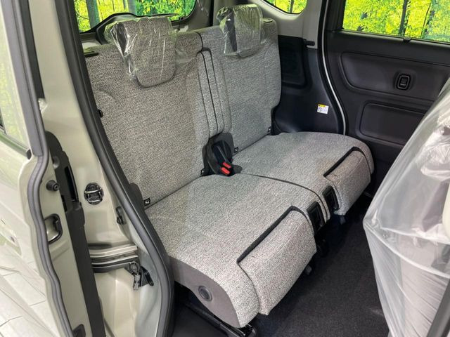 高品質なオリジナルフロアマットもオプションにてご用意しております。お好きなデザインやカラーをお車に合わせて選んでいただくことができます♪