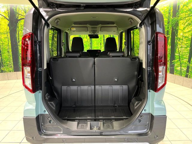 ���i�̂���������ʋ΁A���}���ɏ\���ȉ׎��X�y�[�X���m�ۂ��Ă���܂��B�Z�J���h�V�[�g��|���ƁA�傫�ȉו��̐ύڂ��\�ł���