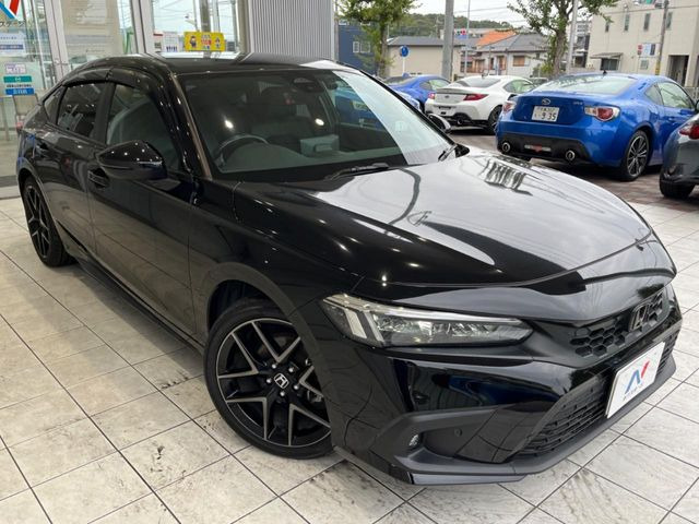 高透明度のガラス皮膜で撥水はもちろん、上質なツヤ・光沢を実現。紫外線や酸性雨から大切な愛車を保護し、色あせ・劣化を防止。「弾スプラッシュコート」、「弾プリミッサコート」からお選びいただけます。