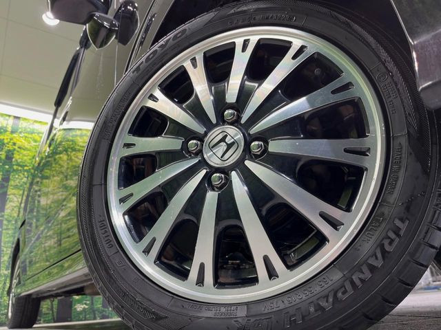 �y�O���[�h��p����15�C���`�A���~�z�C�[���z�f�U�C�����̍��������A���~�z�C�[���𑕒����Ă���܂��B�e��ЊO�A���~�z�C�[����A�X�^�b�h���X�^�C�����戵�����Ă���܂��B���񂲑��k����������