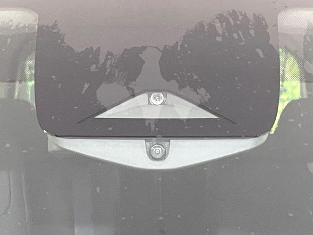 �y�C���e���W�F���g�G�}�[�W�F���V�[�u���[�L�z�t�����g�J�����őO���̎ԗ�����s�҂����m�B�Փ˂������Ȏ��͏Փ˔�Q�y���u���[�L���쓮�A�Փˉ�����T�|�[�g�B�����S�Ƀh���C�u�����y���݂��������܂��B