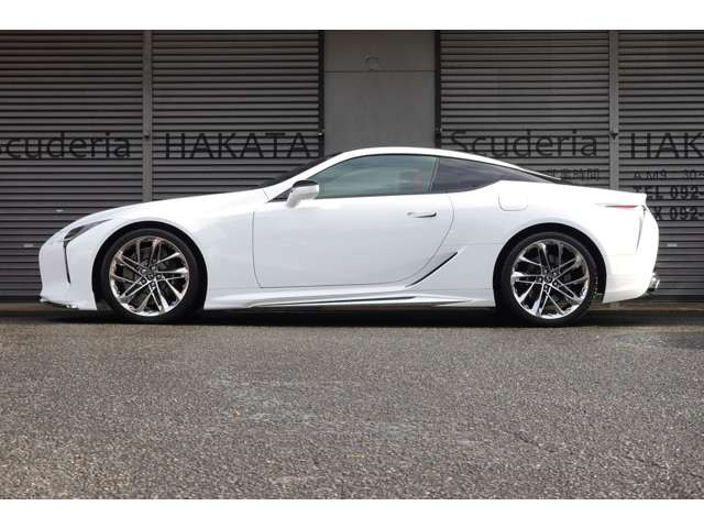 �O��p�[�L���O�Z���T�[�E�o�b�N�J�����E���[���L�[�v�A�V�X�g�E�T�C�h�u���C���h�X�|�b�g�B