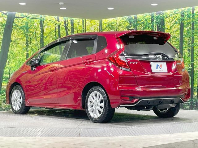 ☆全国のネクステージからお取り寄せが可能※!遠方の店舗に展示してあるクルマが気になる場合も、最寄りの店舗でご覧いただくことが可能です!是非私たちに要望をお聞かせください!※別途費用