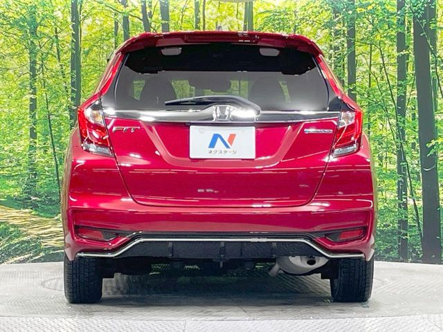 安心の最長10年・走行無制限保証(有償)をご用意。保証内容も充実はもちろん、無料点検&オイル交換や、年中無休の全国・24時間ロードサービスも付帯されておりますのでご安心下さい。