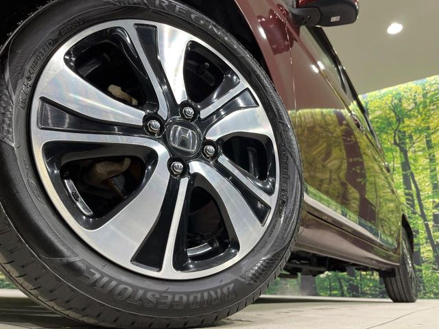 �y����15�C���`�A���~�z�C�[���z�O�ςɃ}�b�`���������A���~�z�C�[���𑕒����Ă���܂��B�e��ЊO�A���~�z�C�[����A�X�^�b�h���X�^�C�����戵�����Ă���܂��B���񂲑��k����������