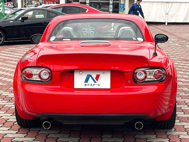 安心の最長10年・走行無制限保証(有償)をご用意。保証内容も充実はもちろん、無料点検&オイル交換や、年中無休の全国・24時間ロードサービスも付帯されておりますのでご安心下さい。