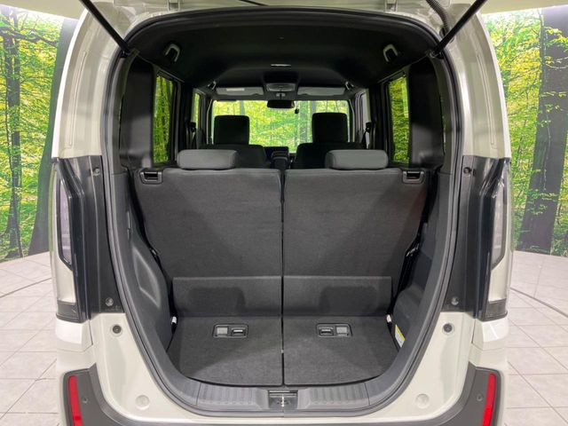 普段のお買い物や通勤、送迎等に十分な荷室スペースを確保しております。セカンドシートを倒すと、大きな荷物の積載も可能です♪