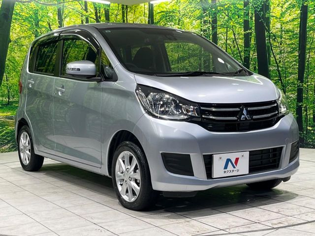 高透明度のガラス皮膜で撥水はもちろん、上質なツヤ・光沢を実現。紫外線や酸性雨から大切な愛車を保護し、色あせ・劣化を防止。「弾スプラッシュコート」、「弾プリミッサコート」からお選びいただけます。