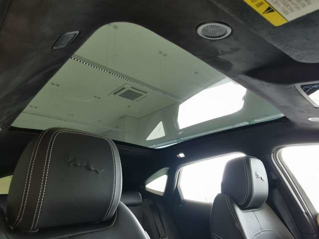 EペイスRダイナミック HSE 2.0L D200 ディーゼル 4WD