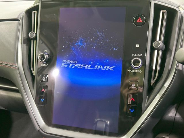 【メーカー純正ナビ】インテリアに溶け込むスタイリッシュな「専用設計」メーカーナビを装備♪視認性や操作性など基本性能にも優れ、より上質なカーライフをお楽しみいただけます。