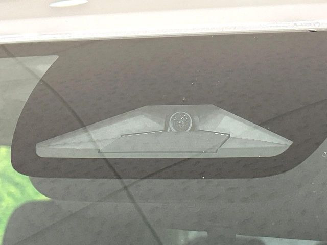 �y�z���_�Z���V���O�z���s���ɑO���̎ԗ�����F�����A�Փ˂������Ȏ��͌x��ƃu���[�L�ŏՓˉ���Ɣ�Q�y�����A�V�X�g�B�����S�Ƀh���C�u�����y���݂��������܂��B