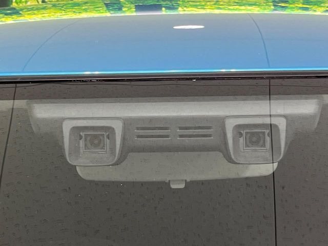 【スズキ セーフティサポート】走行中に前方の車両等を認識し、衝突しそうな時は警報とブレーキで衝突回避と被害軽減をアシスト。より安全にドライブをお楽しみいただけます。