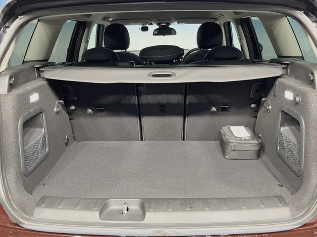 ●トランクルーム:趣味が広がる収容スペース!これだけの広さがあればお買い物やレジャーなどにも最適です!使用感も少なくきれいな状態を維持しております。