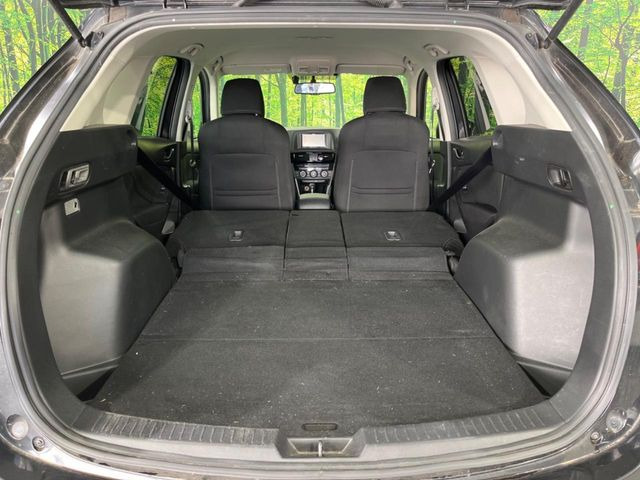 ���i�̂���������ʋ΁A���}���ɏ\���ȉ׎��X�y�[�X���m�ۂ��Ă���܂��B�Z�J���h�V�[�g��|���ƁA�傫�ȉו��̐ύڂ��\�ł���