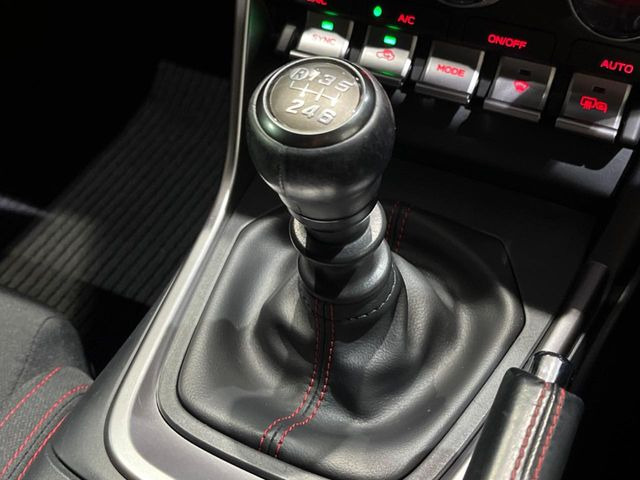 【フロア6速MT】走りの6速MT!!スポーティーな走行をお楽しみいただけます♪