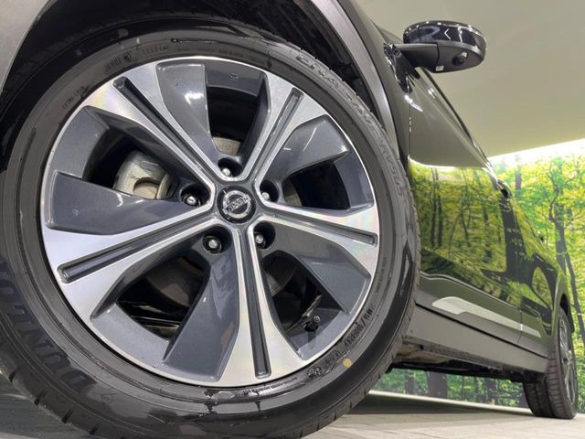 �y���������C���`�A���~�z�C�[���z�O�ςɃ}�b�`���������A���~�z�C�[���𑕒����Ă���܂��B�e��ЊO�A���~�z�C�[����A�X�^�b�h���X�^�C�����戵�����Ă���܂��B���񂲑��k����������