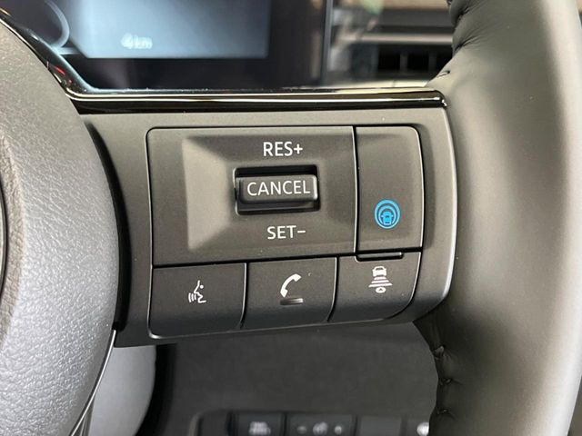 �y�i�r�����N�v���p�C���b�g�z�����őO�̎ԂƂ̎Ԋԋ��������ɕۂ��Ȃ��瑖�s���܂��B����Ƀi�r�̓��H�����p���ĉ^�]�𐧌�B�J�[�u�̑傫���⑬�x������F�����A�u���[�L��X�e�A�����O���A�V�X�g���܂�!