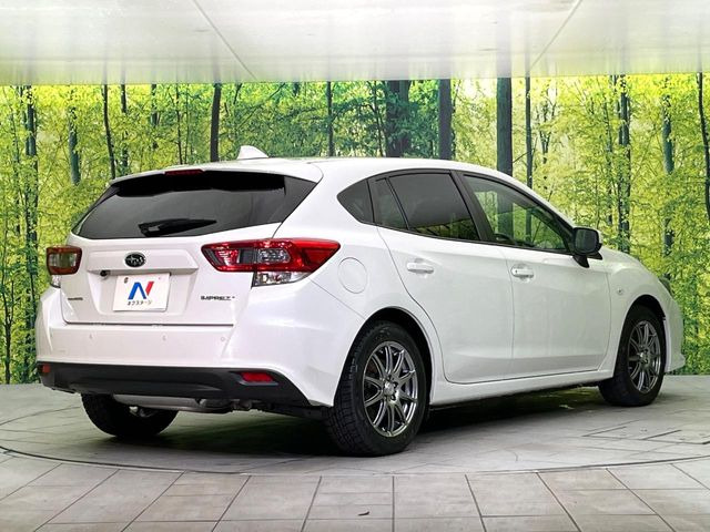 ☆全国のネクステージからお取り寄せが可能※!遠方の店舗に展示してあるクルマが気になる場合も、最寄りの店舗でご覧いただくことが可能です!是非私たちに要望をお聞かせください!※別途費用