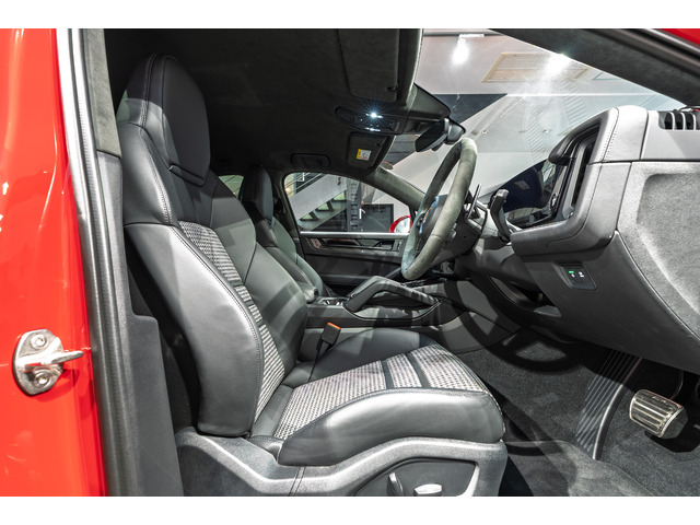 カイエンクーペGTS ティプトロニックS 4WD