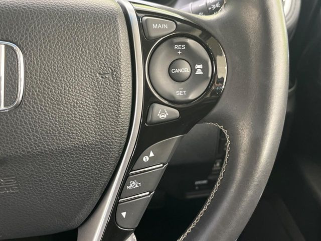 【アダプティブクルーズコントロール】高速道路での長距離走行が楽に!!自動で速度を保つクルーズコントロールが、衝突軽減システムと連携し、前方の車両を感知して車間を保つように速度調節してくれます!!