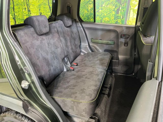 後部座席も気になるようなキズ・汚れやへたり等、大きなダメージはなく、良好な状態です。