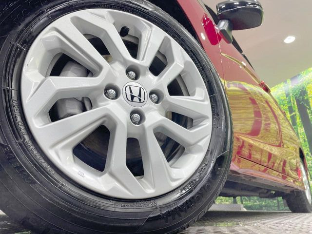 【純正15インチアルミホイール】外観にマッチした純正アルミホイールを装着しております。各種社外アルミホイールや、スタッドレスタイヤも取扱いしております。是非ご相談ください♪