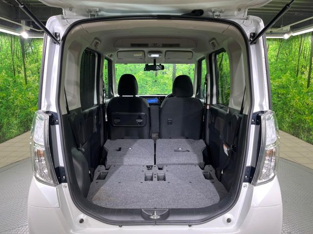 普段のお買い物や通勤、送迎等に十分な荷室スペースを確保しております。セカンドシートを倒すと、大きな荷物の積載も可能です♪