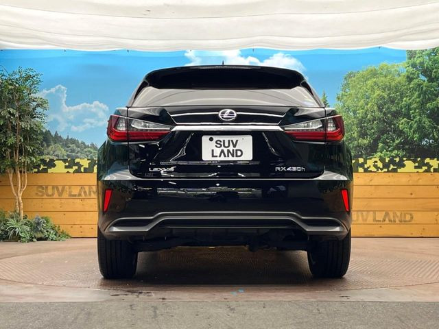 安心の最長10年・走行無制限保証(有償)をご用意。保証内容も充実はもちろん、無料点検&オイル交換や、年中無休の全国・24時間ロードサービスも付帯されておりますのでご安心下さい。