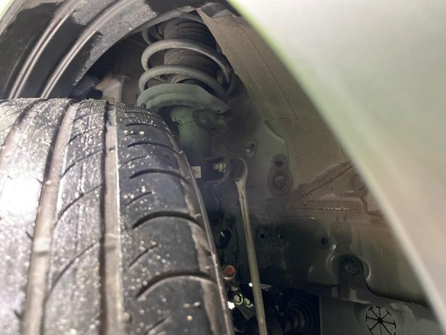 お車を安心してお乗りいただく為には、足回りの定期点検が欠かせません。サービスサポート(有償保証)では無料点検もご提供しており、安心のカーライフをお過ごしいただけるサポート体制が整っています。