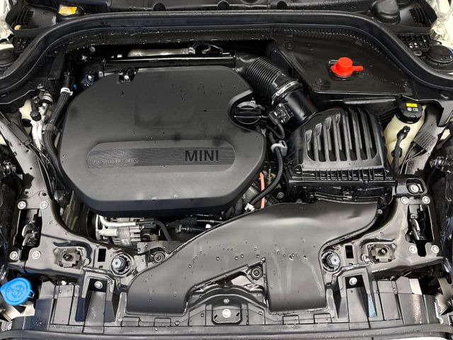 �����X�ł́A�e���[�J�[�̐�p�f�f�e�X�^�[�𓱓��B���Ǝ��i�����e�N�j�J���X�^�b�t���풓���Ă���܂��̂ŁA������̍ۂɂ����S���Ă����p���������܂��B