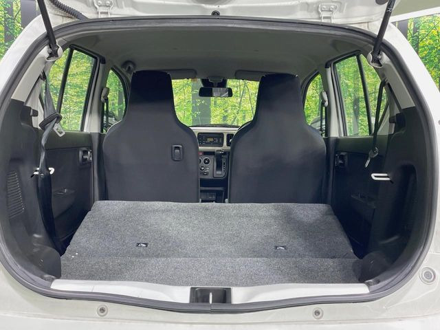 ���i�̂���������ʋ΁A���}���ɏ\���ȉ׎��X�y�[�X���m�ۂ��Ă���܂��B�Z�J���h�V�[�g��|���ƁA�傫�ȉו��̐ύڂ��\�ł���