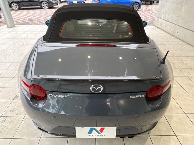 安心の最長10年・走行無制限保証(有償)をご用意。保証内容も充実はもちろん、無料点検&オイル交換や、年中無休の全国・24時間ロードサービスも付帯されておりますのでご安心下さい。