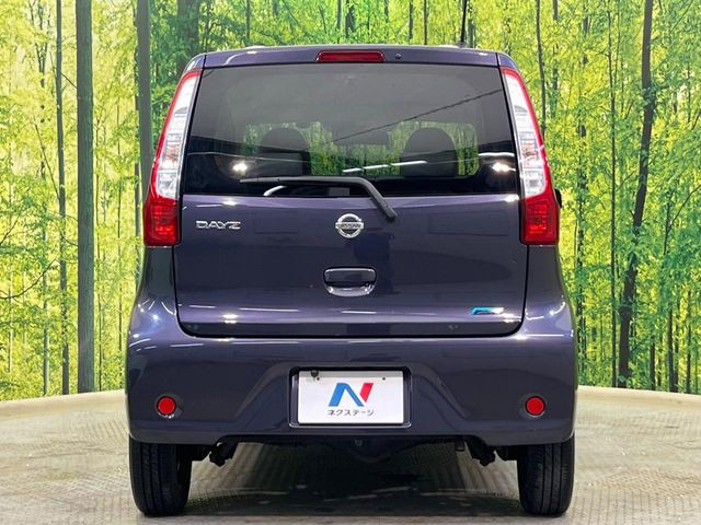 安心の最長10年・走行無制限保証(有償)をご用意。保証内容も充実はもちろん、無料点検&オイル交換や、年中無休の全国・24時間ロードサービスも付帯されておりますのでご安心下さい。