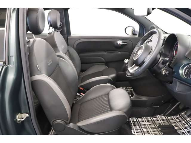 【ロペライオファクトリーセンター】輸入車専門工場熟練メカニックのほか、 サービススタッフも在籍し迅速にお受入れが可能です。セーフティローダーにてお客様のご自宅までピックアップサービスも行っております。