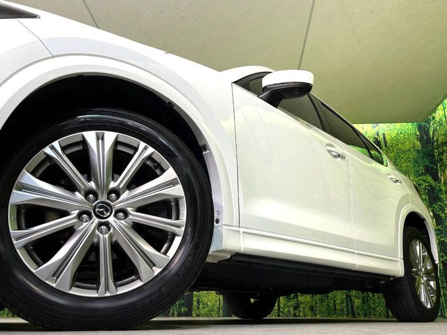 【純正19インチアルミホイール】外観にマッチした純正アルミホイールを装着しております。各種社外アルミホイールや、スタッドレスタイヤも取扱いしております。是非ご相談ください♪