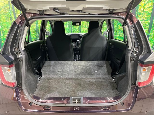 後席を格納すると、これだけの広さが!シーンに合わせたシートアレンジで、大きな荷物も積むことが出来ます♪
