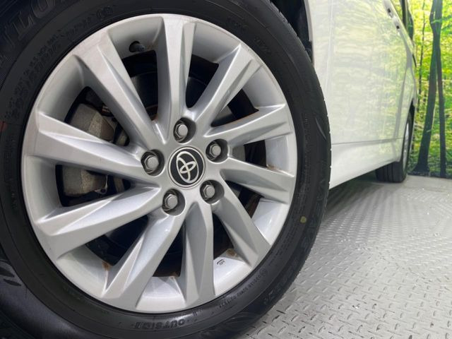 【純正16インチアルミホイール】外観にマッチした純正アルミホイールを装着しております。各種社外アルミホイールや、スタッドレスタイヤも取扱いしております。是非ご相談ください♪